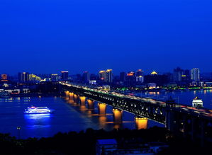 中國擁有大學生最多的城市,大學生人數近120萬,不是北京和上海