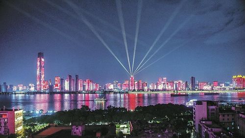 武漢長江燈光秀獻禮黨的百年華誕 央廣網(wǎng)